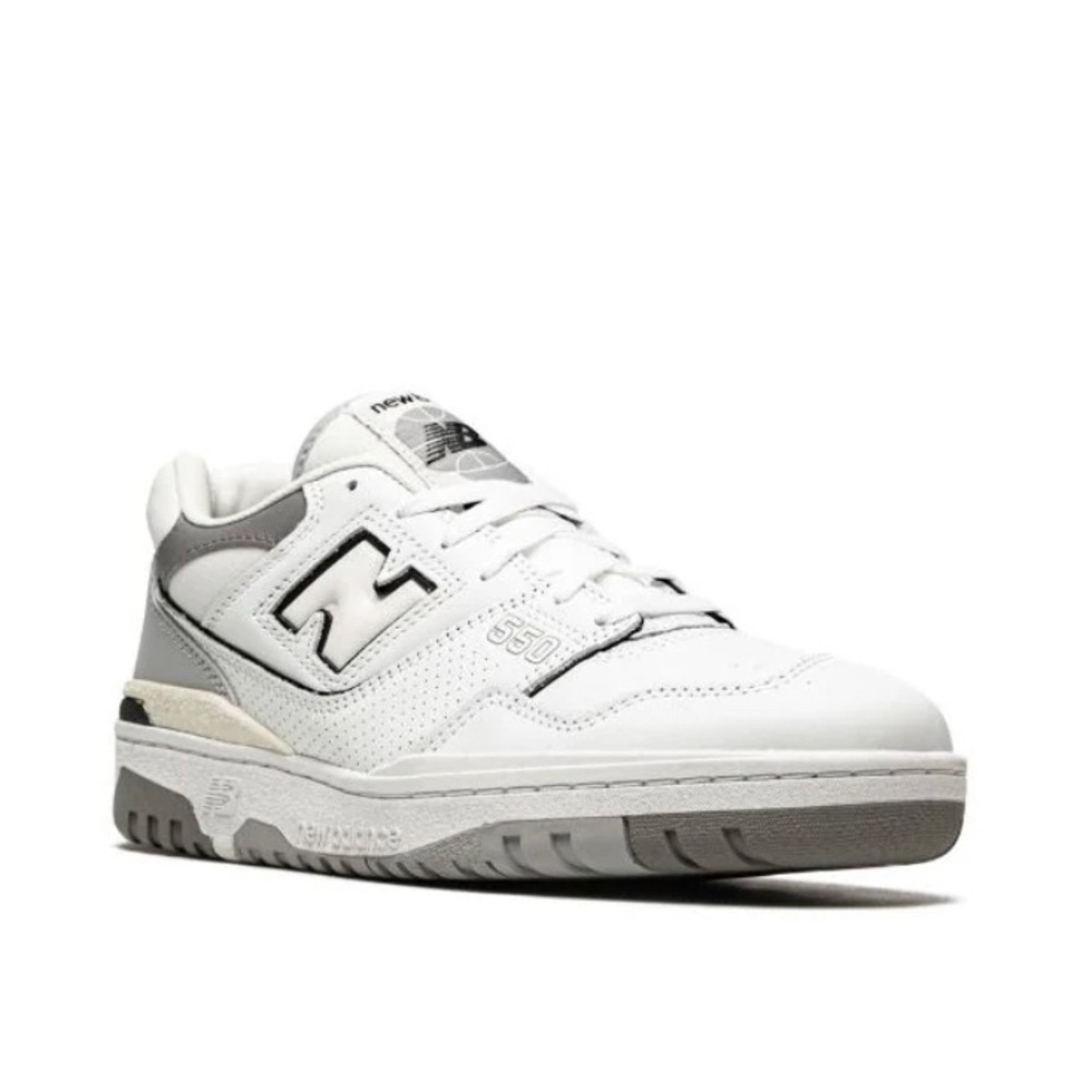 New Balance is BB550PWA worn once great condition size Men’s 8.5 fits women’s 10